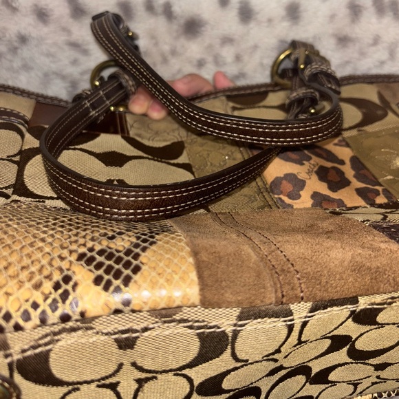 COACH VINTAGE 2007 PATCHWORK SHOULDER BAG - Picture 6 of 13